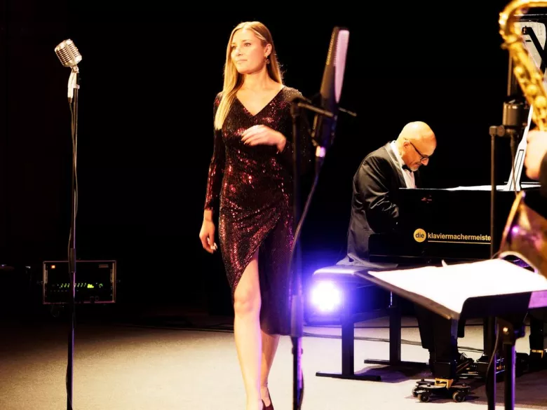 „MADELEINE JOEL & THE HILDEGUARDS – ALLES ODER NICHTS “ Eine Hommage an Hildegard Knef