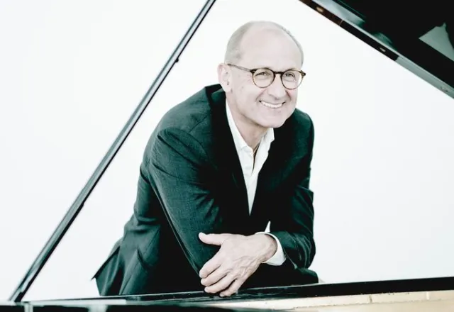 Günther STRAUB am "StridePiano 1920~1950"